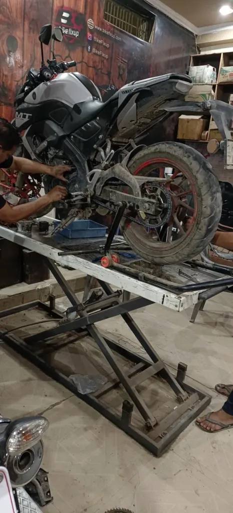 Bike Chain Maintenance: How Often to Clean, Lube and Check Slack (From the Manuals)